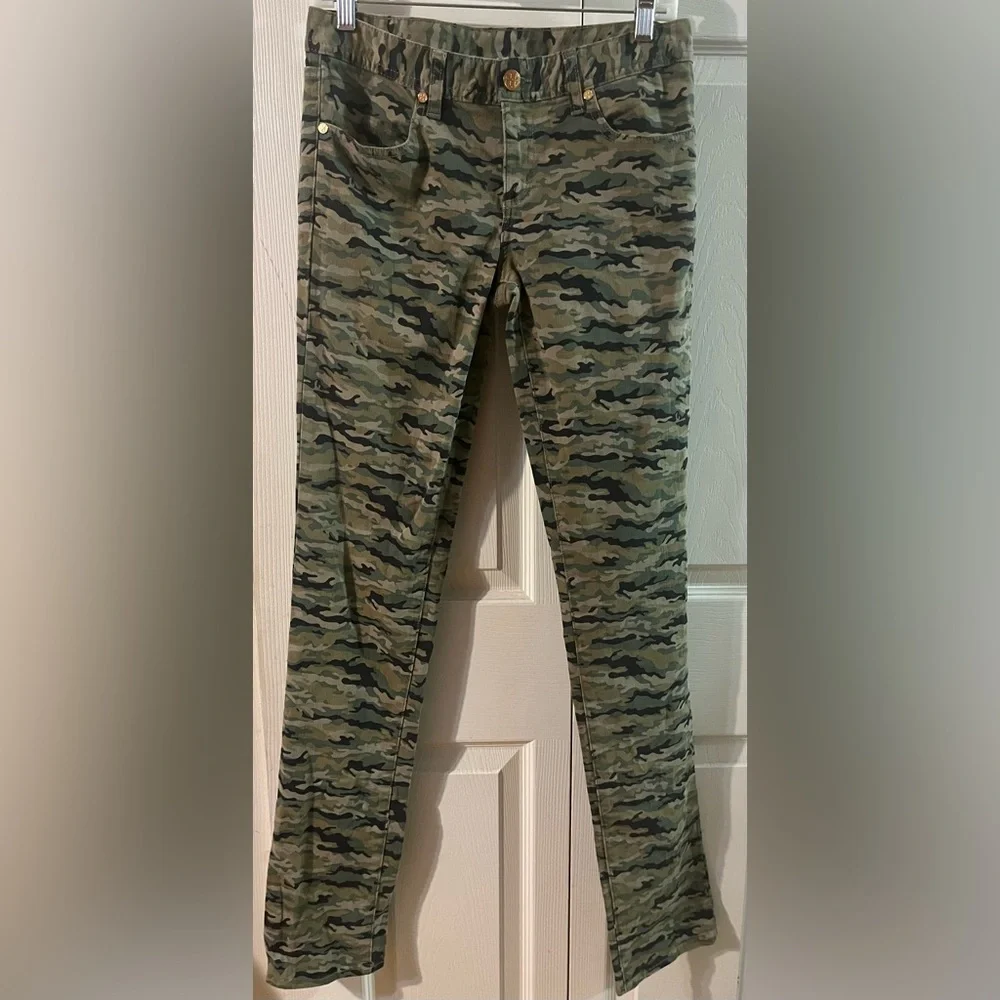 Tory Burch Straight Leg Jeans Camo Print Tory Burch Logo Size 28 EUC